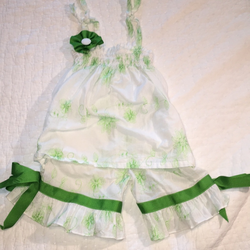 Girley Girl ADORABLE matching top and bottoms.